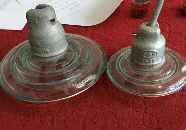 Glass insulator U70 U40